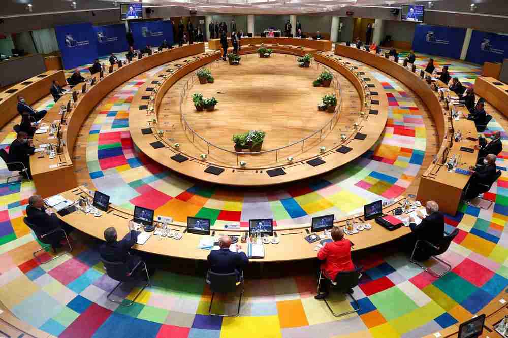 التقى زعماء الاتحاد الأوروبي في بروكسل في تموز (يوليو) للبدء في صياغة خطة إنقاذ على مستوى الكتلة. المصور: فرانسوا لينور / رويترز