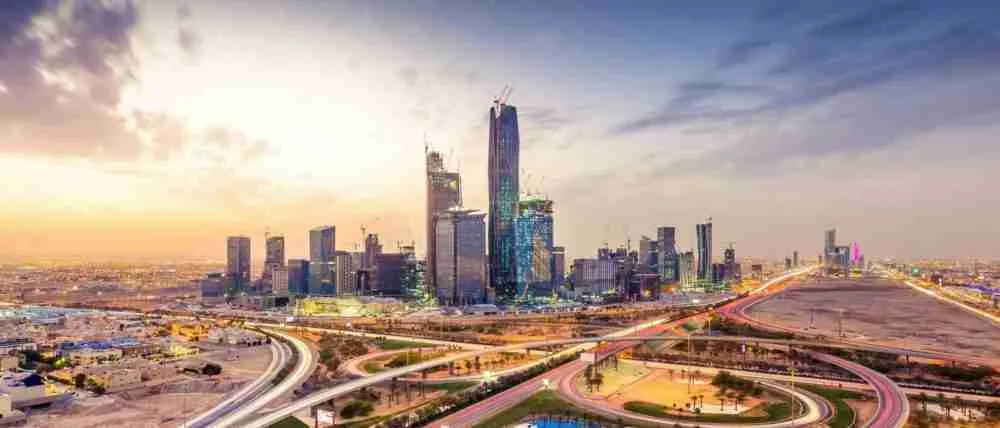صندوق الاستثمارات العامة السعودي يلتزم بدعم صندوق الخليج للبنية التحتية