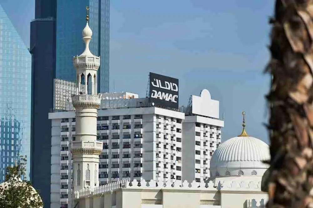 نشرة الشرق الأوسط الإخبارية: شركات دبي العامة تتجه إلى القطاع الخاص
