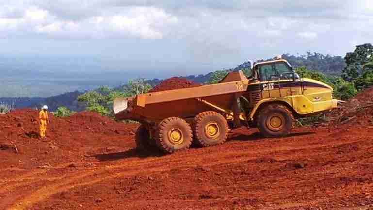 يقع مشروع مبالم نابيبا لخام الحديد على حدود الكاميرون وجمهورية الكونغو.