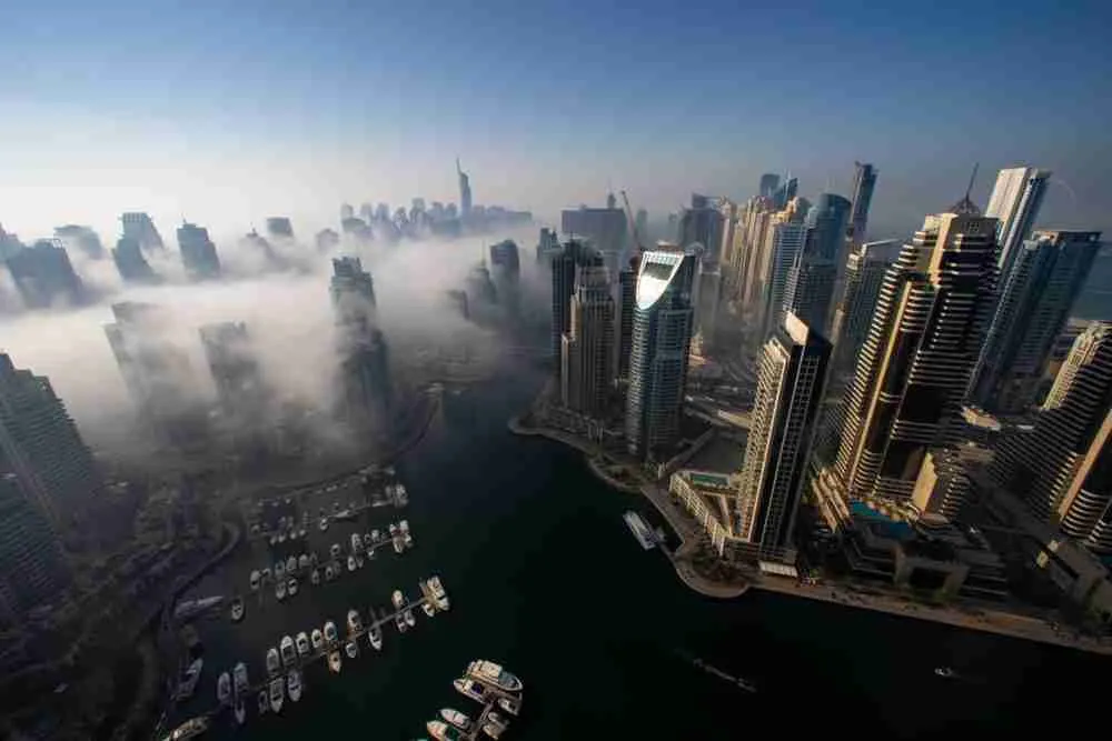 دبي تقلب الصفحة على كوفيد مع سوق الوظائف الأكثر سخونة في عامين