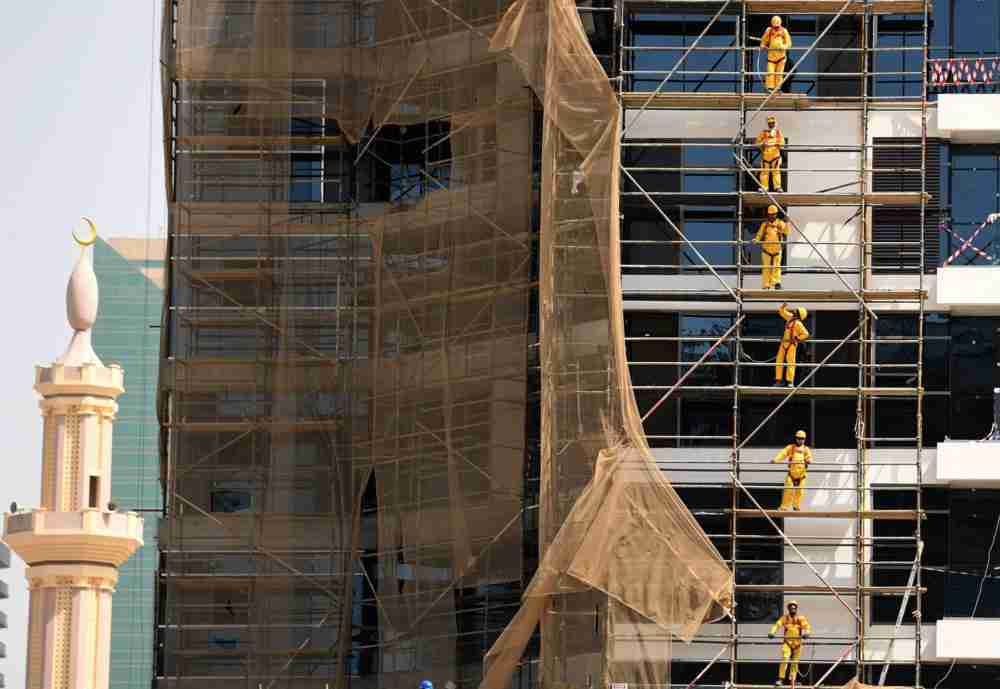 الملياردير ساويرس لن يشتري فائض العرض من العقارات في دبي