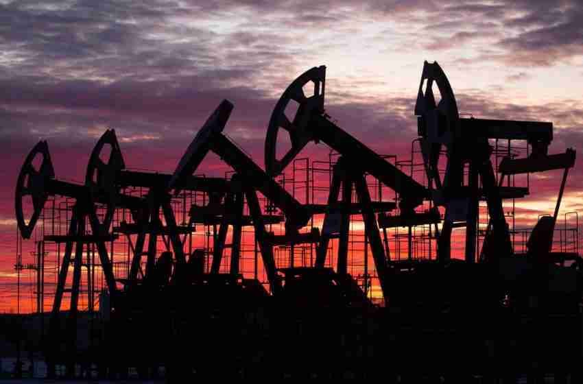 النفط يرتفع مع احتمال تعديل أوبك بلاس لاتفاقاتها في أعقاب تحرير الاحتياطيات