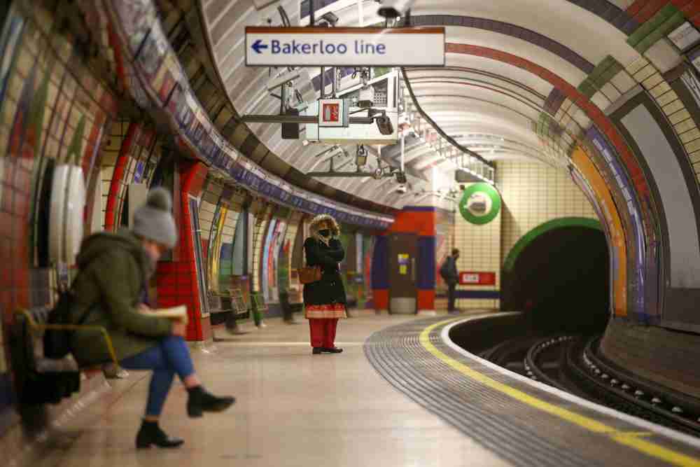 مترو أنفاق لندن يحصل على خطة إنقاذ حكومية حتى فبراير