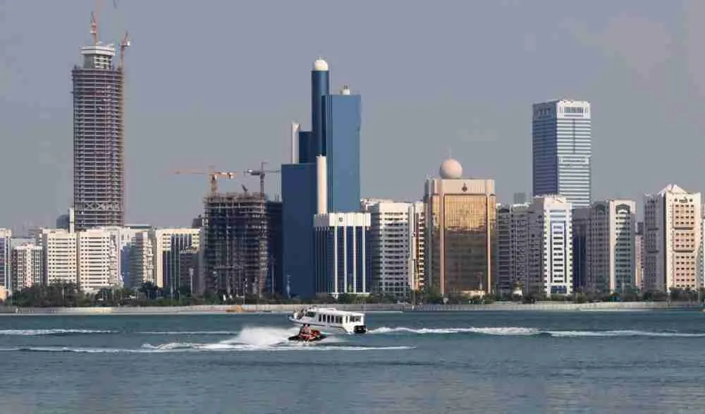 صورة عامة لأفق أبو ظبي في 15 ديسمبر 2009. الصورة: أحمد جاد الله، لرويترز.