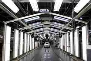 First 2013 Cadillac ATS Rolls Off Assembly Line In Lansing الصورة: بيل بوجليانو، غيتي إيماجيز.
