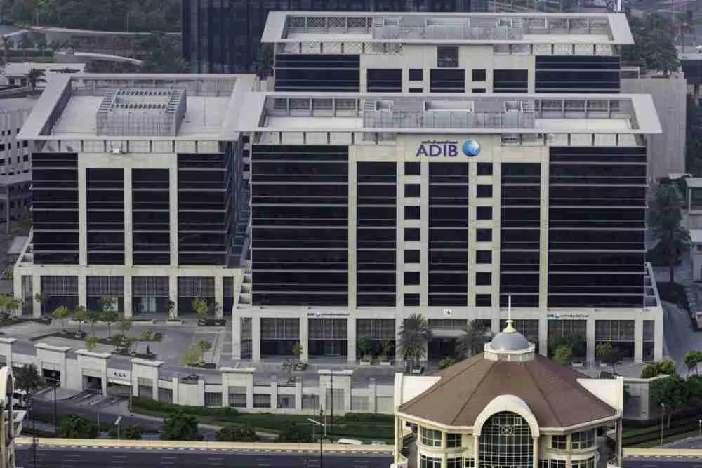 Abu Dhabi’s Biggest Islamic Bank to Set Up Asset Management Firm مصدر الصورة: بلومبيرغ.