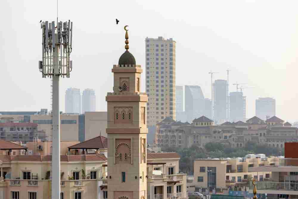 UAE Telecom Firm Pays $4.4 Billion for 9.8% of Vodafone مصدر الصورة: بلومبيرغ.