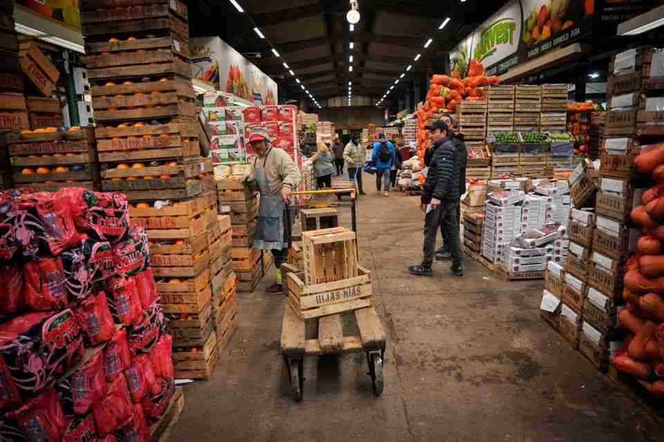 إجراءات حظر تصدير المواد الغذائية المتزايدة قد تسرع التضخم