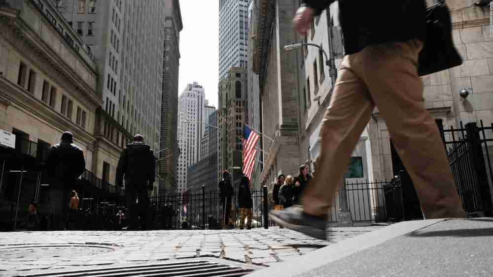 وول ستريت تتنبأ بركود عقب الارتفاع الاستثنائي في أسعار الفائدة