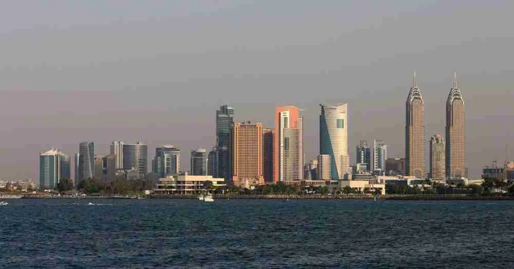 تيكوم تسعر طرحها العام الأولي بأعلى النطاق