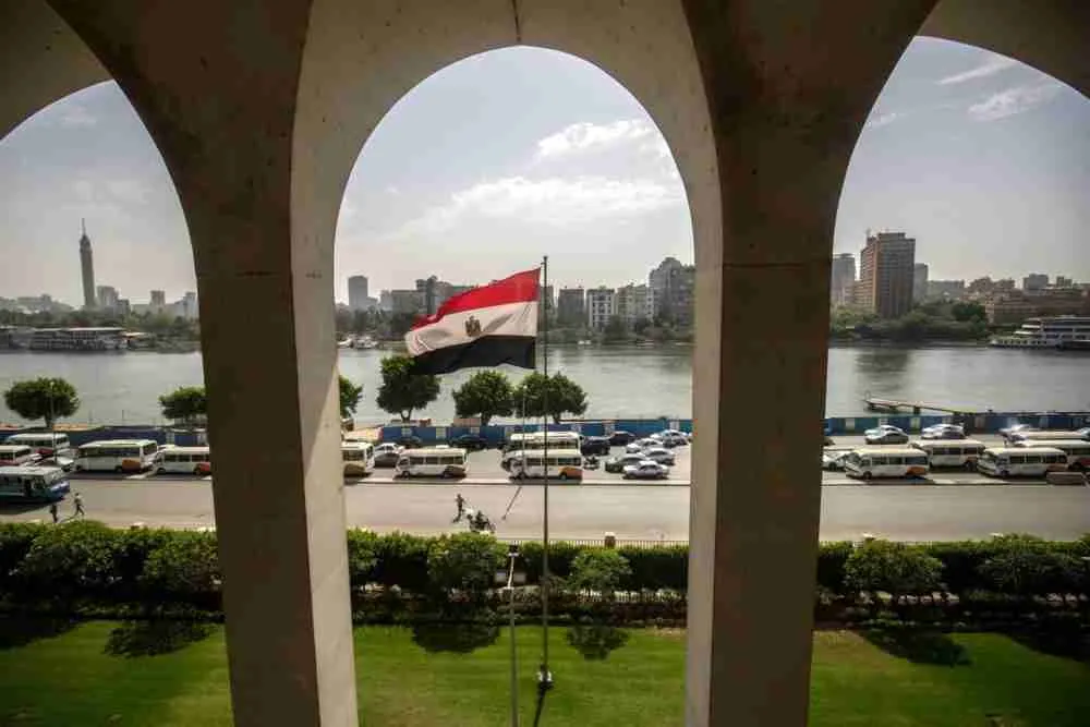 مصر تدرس اقتراض 2.5 مليار دولار مع تزايد الضغوط الاقتصادية