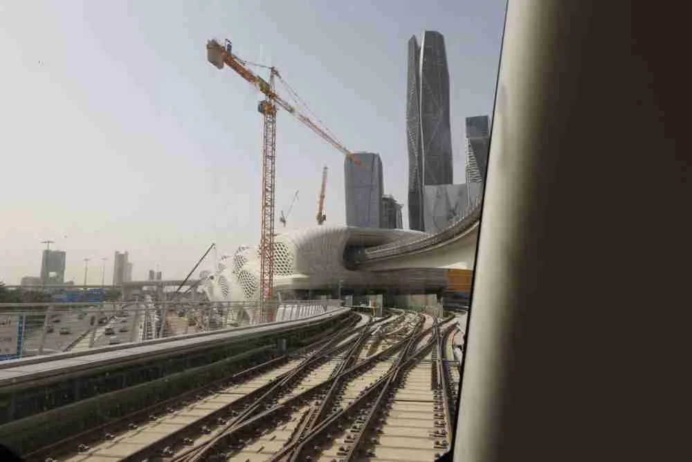 السعودية تقترب من تسوية نزاع بشأن مترو أنفاق الرياض