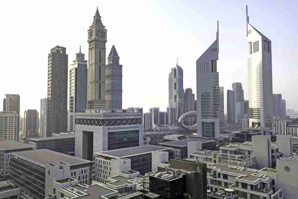 عام التخفيضات في دبي ينتهي مع استشعار حدة التضخم
