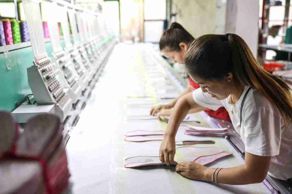 انكماش مفاجئ في نشاط المصانع الصينية في يوليو