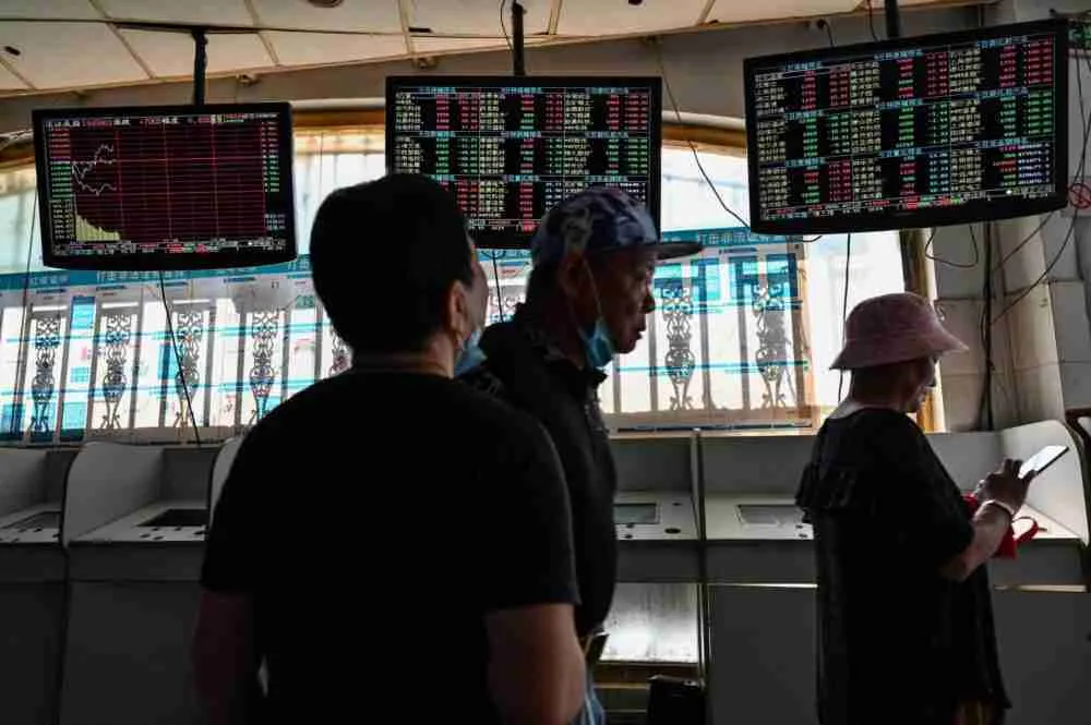 بعد إغلاق الصين قاعدة تصنيع سيارات أخرى … أسهم هونغ كونغ تواصل الانخفاض