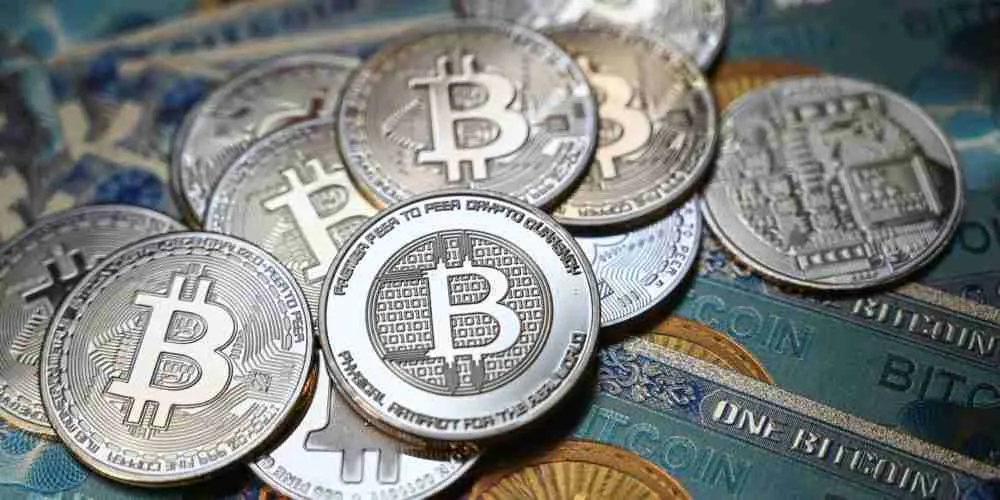أسعار البيتكوين تستمر في الانخفاض