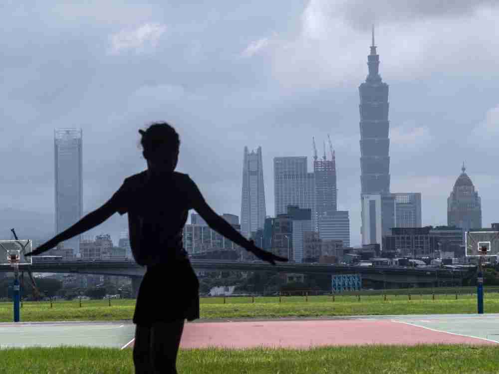 السعودية تبيع سندات وتخطط لإعادة شراء ديون بقيمة 15.5 مليار دولار