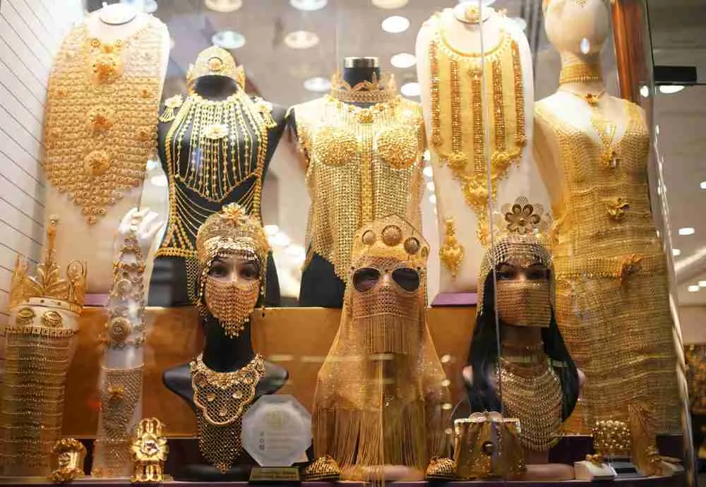 خفض الرسوم الجمركية في الهند سينعش الطلب على الذهب