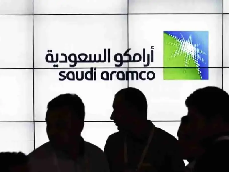 أرامكو تجري محادثات مع مستثمرين لتطوير مشروع غاز بقيمة 110 مليار دولار أرامكو تجري محادثات مع مستثمرين لتطوير مشروع غاز بقيمة 110 مليار دولار