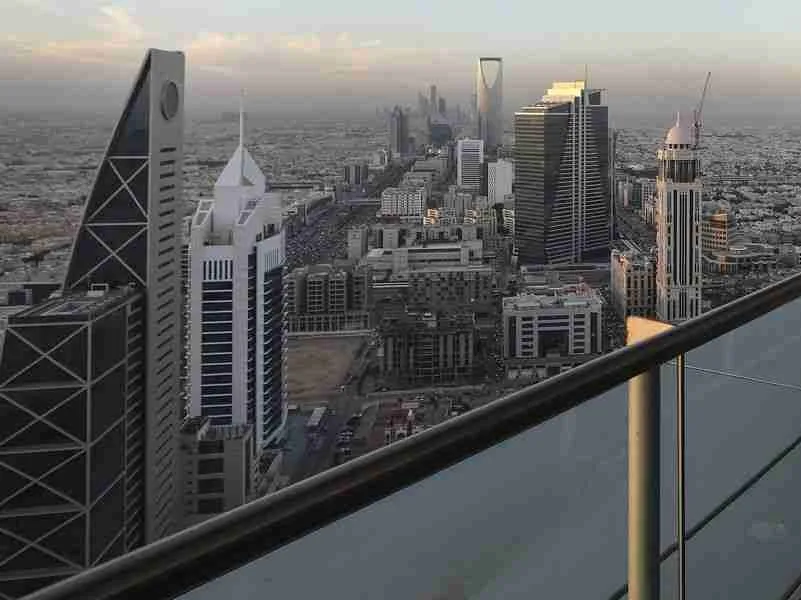 المملكة العربية السعودية تعطي الأولوية للقطاعات غير النفطية 