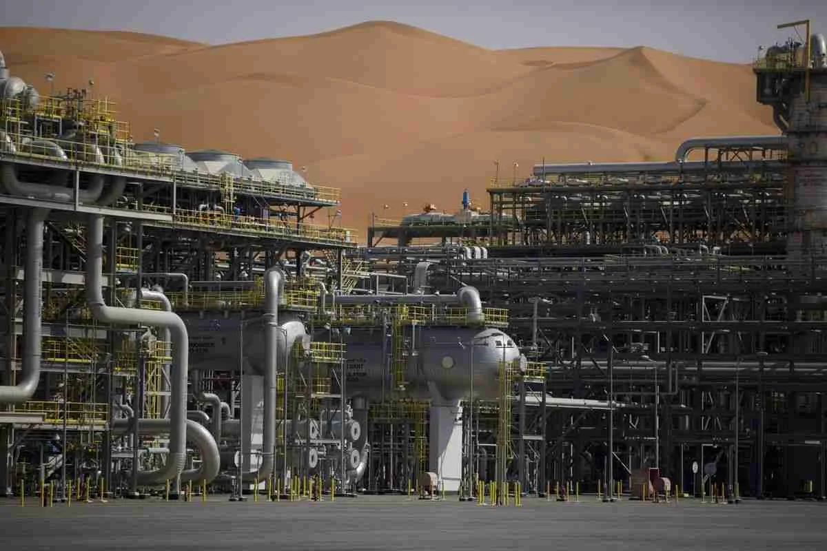 المملكة العربية السعودية تركز على البتروكيماويات أثناء تحولها للطاقة منخفضة الكربون