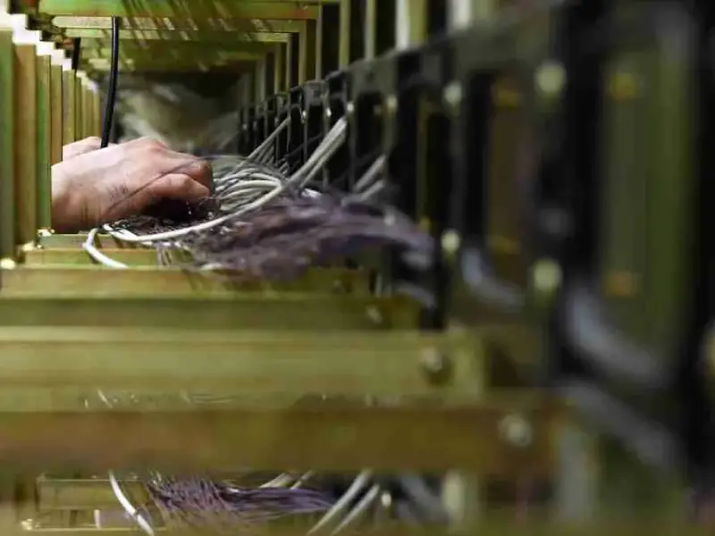 تلسترا: خرق الخصوصية نتج عن مشكلة في قاعدة البيانات وليس القرصنة 