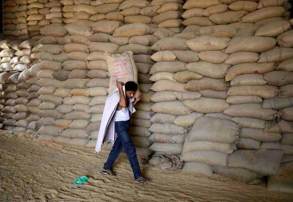 مصادر: الهند تستهدف خفض دعم المواد الغذائية والأسمدة