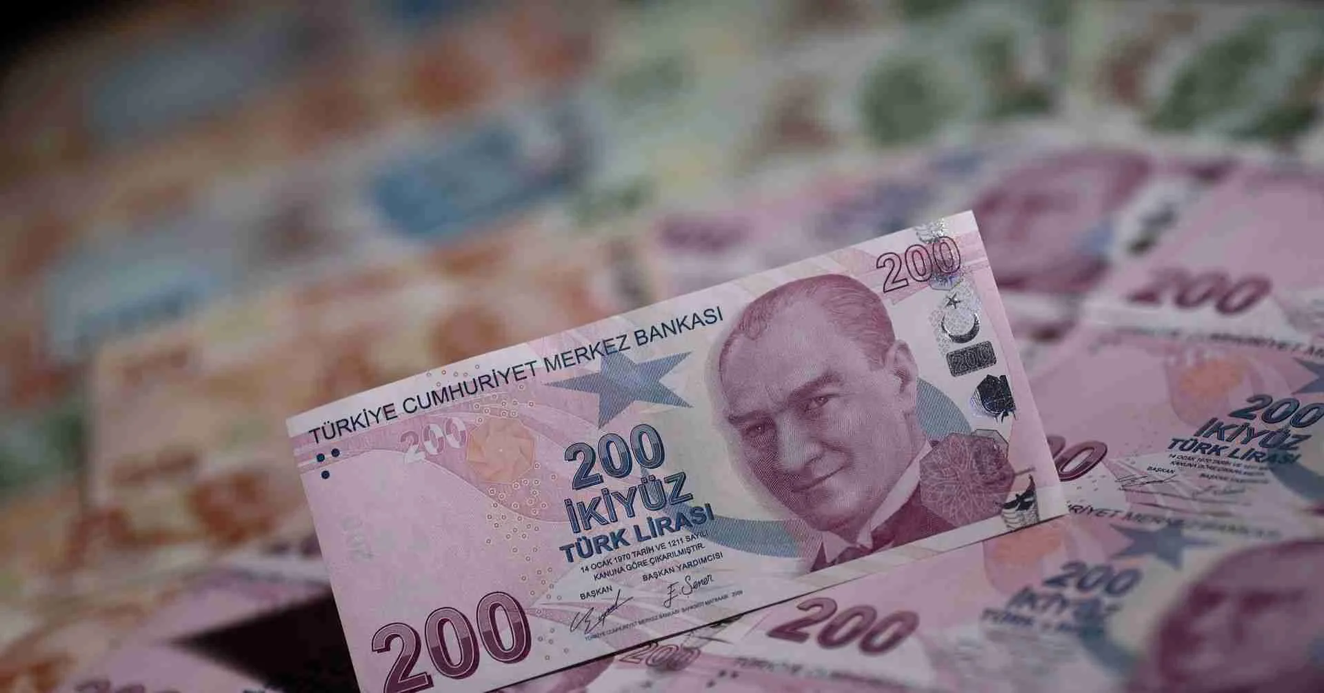 تركيا تعدل قاعدة الاحتياطي لتشجيع الادخار بالليرة التركية