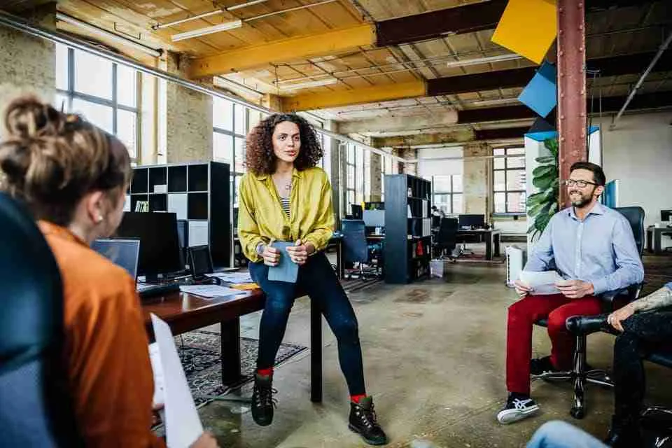 كيف تؤسس شركة جديدة بينما تدير شركة أخرى؟؟