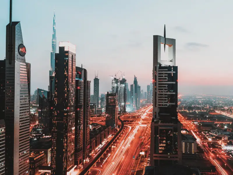 دبي تجري محادثات لاستقطاب 50 صندوق تحوط