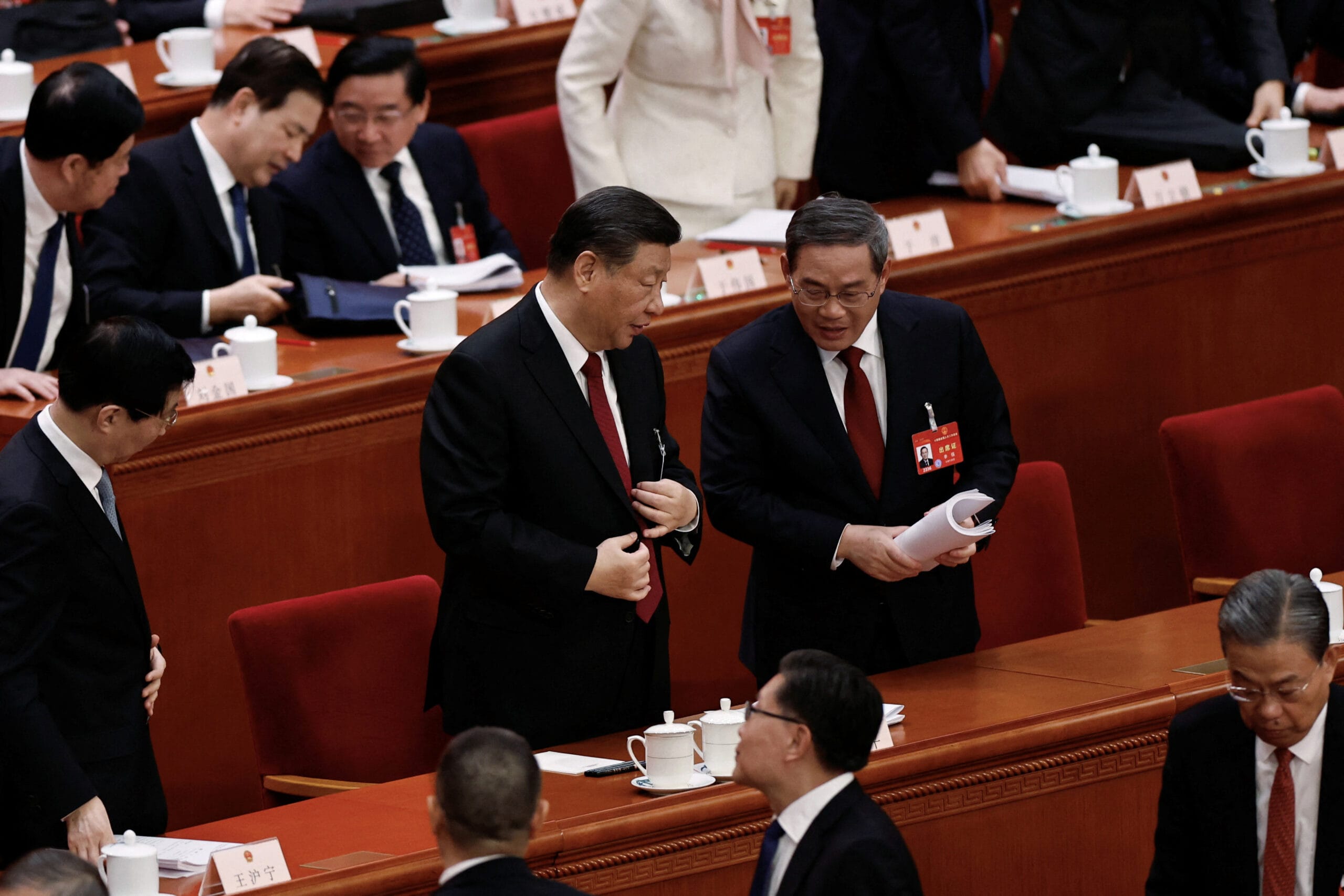 الصين تتعهد بـ”تحويل” الاقتصاد وتحدد هدف نمو طموح