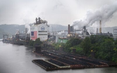 جدل حول عملية الاستحواذ على يو إس ستيل والسهم يتراجع