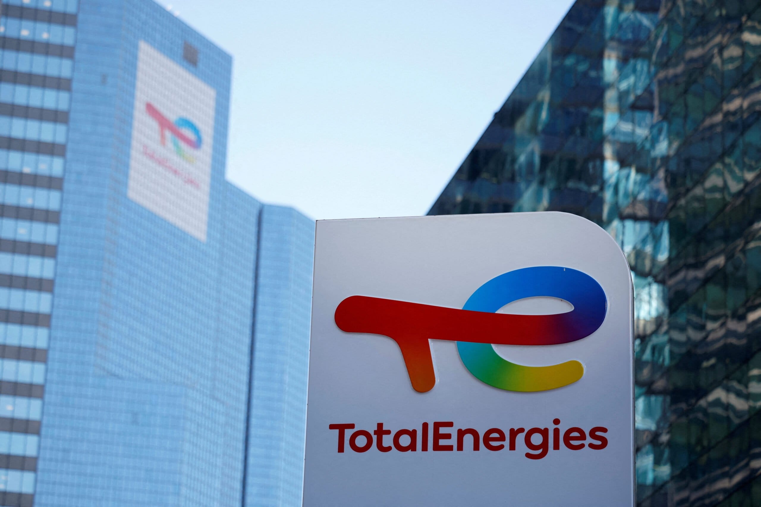 FILE PHOTO: Logo of TotalEnergies at an electric vehicle fuelling station near Paris مصدر الصورة: رويترز