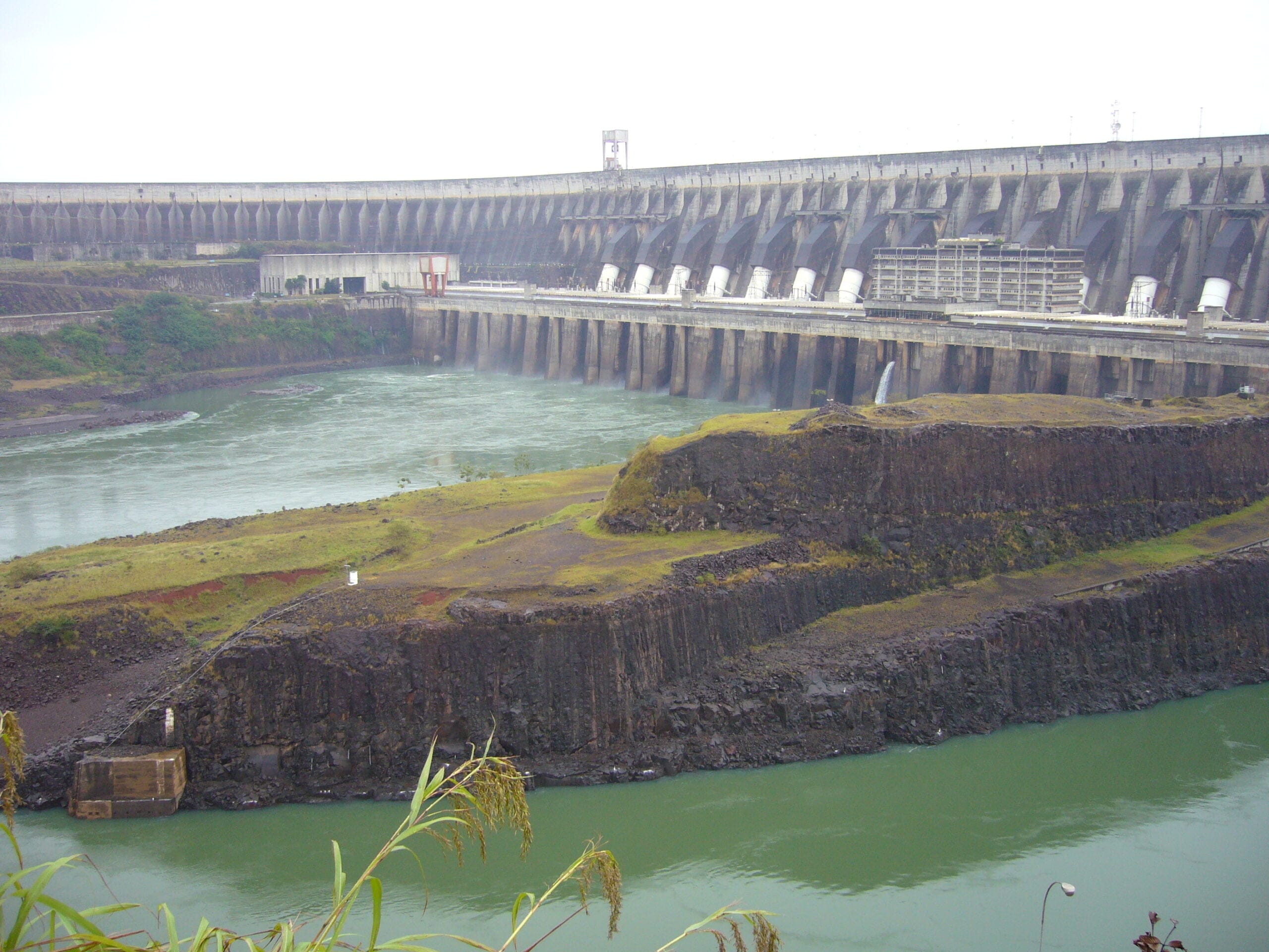 Itaipu2 المصدر: وسائل التواصل الاجتماعي.