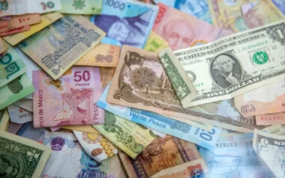 الدولار يتراجع مع ترقب المتداولين لبيانات التضخم الأمريكية