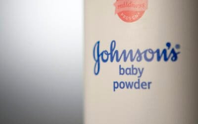 جونسون آند جونسون تواجه دعوى جماعية جديدة بشأن التلك سعيًا للمراقبة الطبية للسرطان