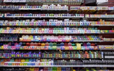 المواد الكيميائية الموجودة في السجائر الإلكترونية الأمريكية قد يكون تأثيرها أكبر من النيكوتين