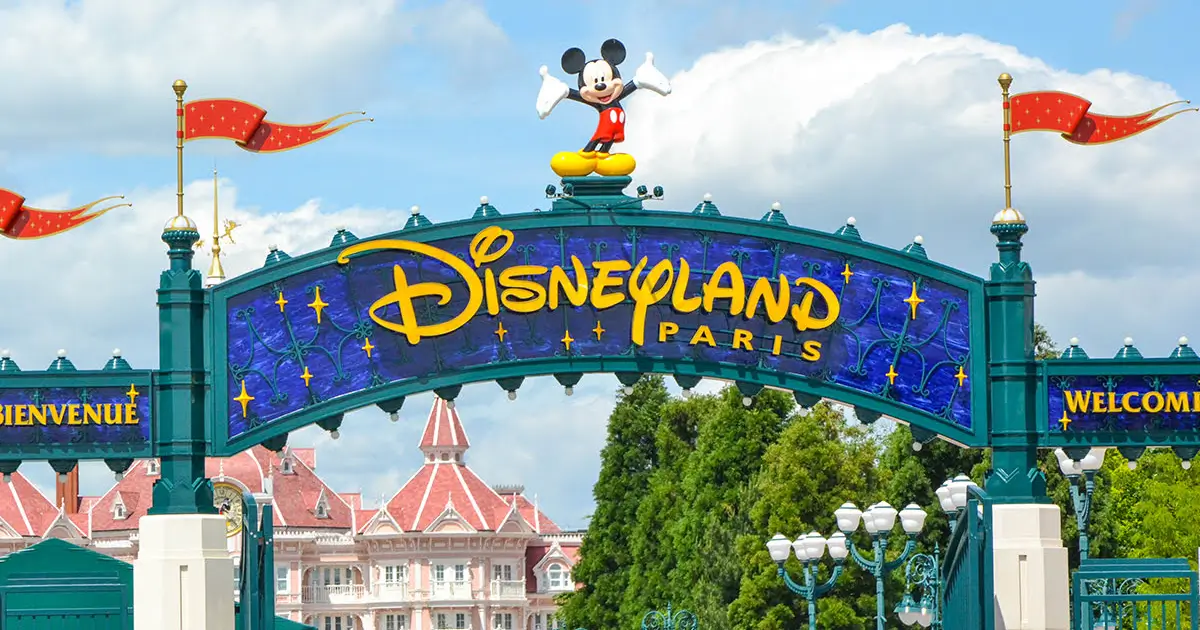 أدت سلسلة الخسائر الأخيرة لأسهم ديزني إلى دفع الأسهم إلى أدنى مستوياتها منذ أشهر. فقد انخفضت أسهمها بنسبة 0.8% إلى 90.23 دولارًا.