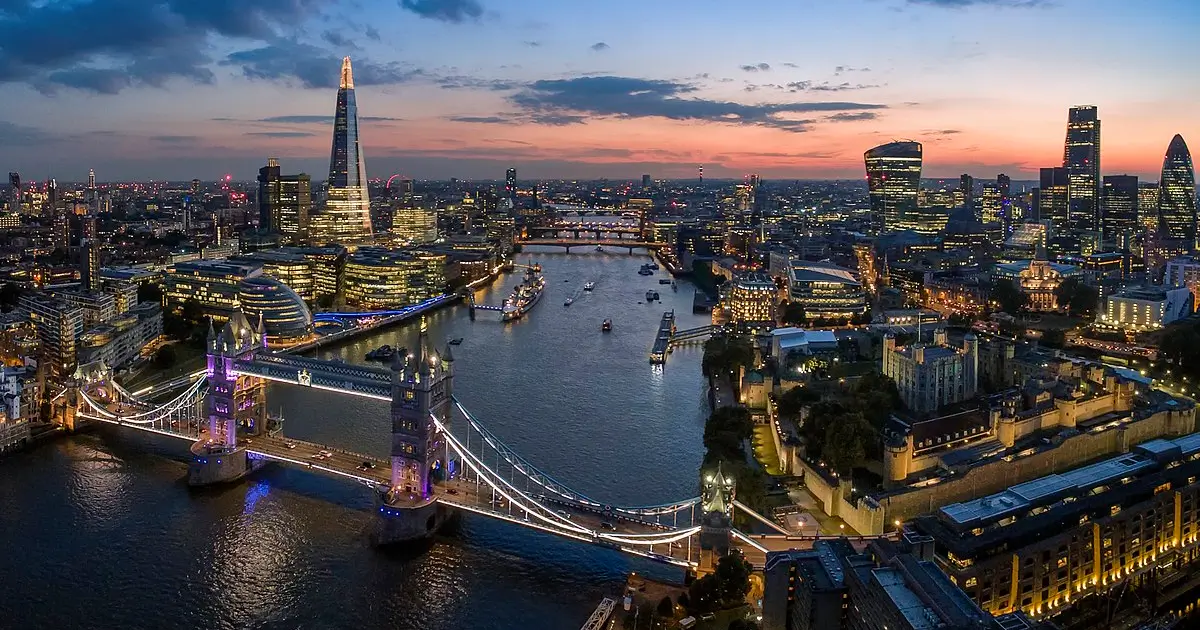 لندن. حزب العمال الفائز يهدف إلى التوصل إلى اتفاق غذائي وبيطري جديد لتقليل عمليات التفتيش الحدودية على المنتجات الحيوانية.