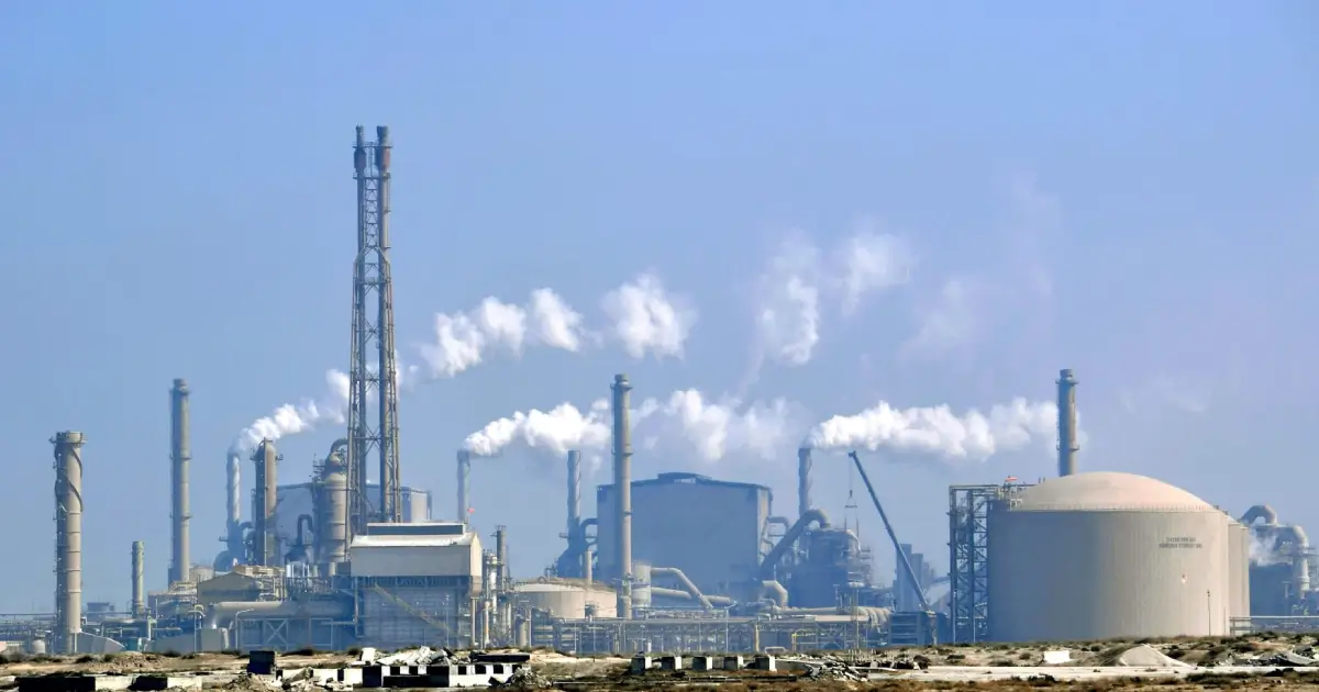 الشركات المصنعة في أوروبا وآسيا سجلت أداءً ضعيفًا مع معاناة المصانع من ضعف الطلب، مما يزيد من خطر التعافي الاقتصادي العالمي الضعيف.