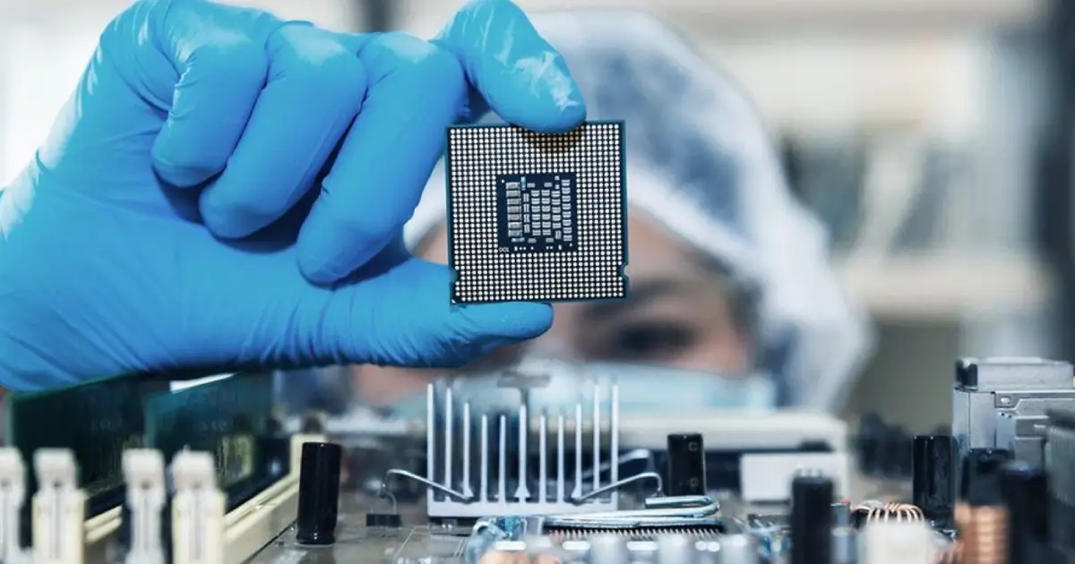 قد تصل الصين إلى مستوى أساسي من الاكتفاء الذاتي في أدوات تصنيع الرقائق بحلول هذا الصيف على الرغم من أنها لا تزال متأخرة عن الولايات المتحدة.