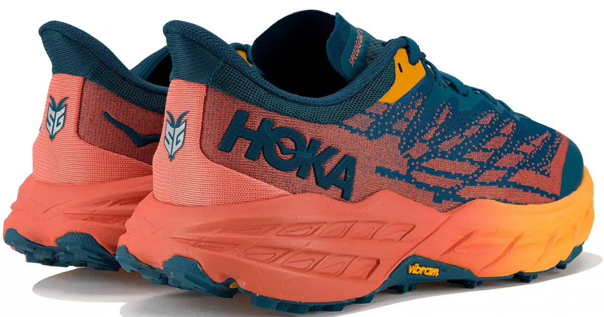 قفزت أسهم شركة ديكرز المالكة للعلامتين التجاريتين هوكا وأوغ بعد أن رفعت شركة الأحذية توجيهات أرباح العام بأكمله. في تحديث الربع الأول.